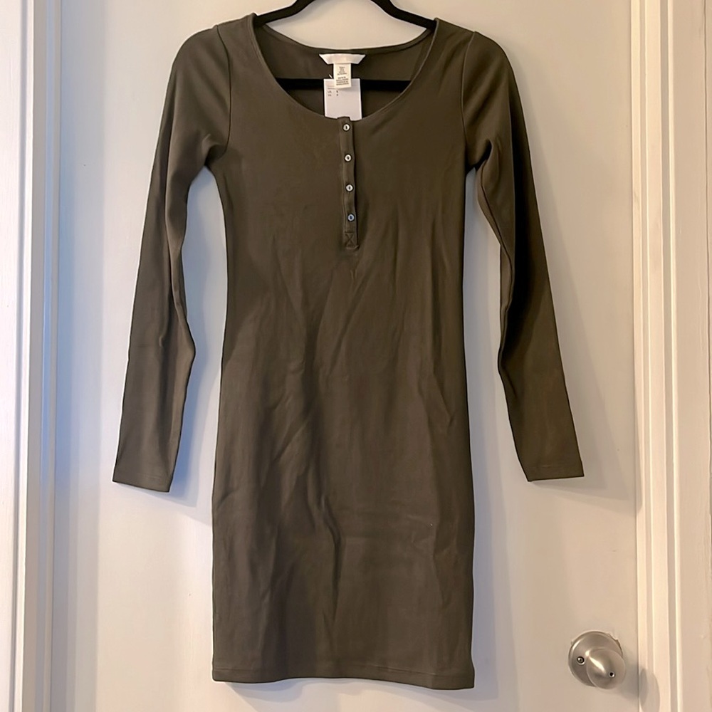 Button-top Jersey Dress in Dark Khaki Green